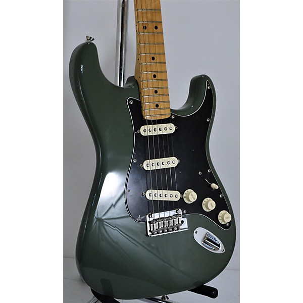 Used Fender Used Fender American Professional Stratocaster SSS ANTIQUE OLIVE Solid Body Electric Guitar