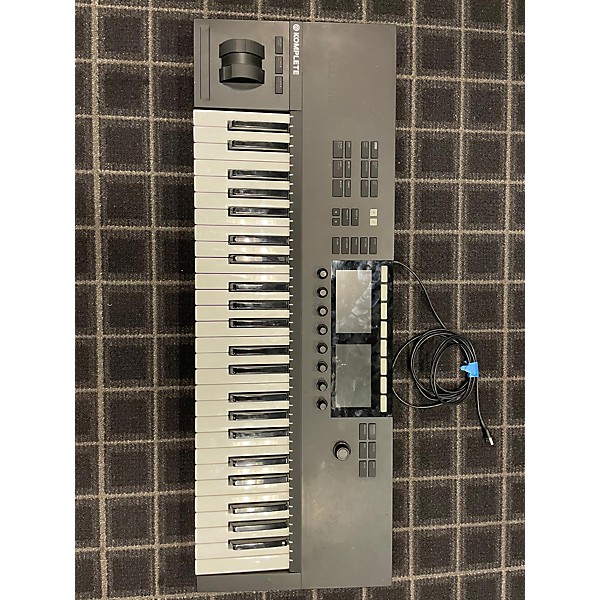 Used Native Instruments Used Native Instruments Komplete Kontrol S49 MK2 MIDI Controller