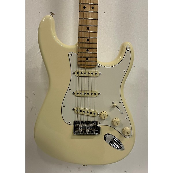 Used Fender Used 2019 Fender American Performer Stratocaster SSS Antique White Solid Body Electric Guitar