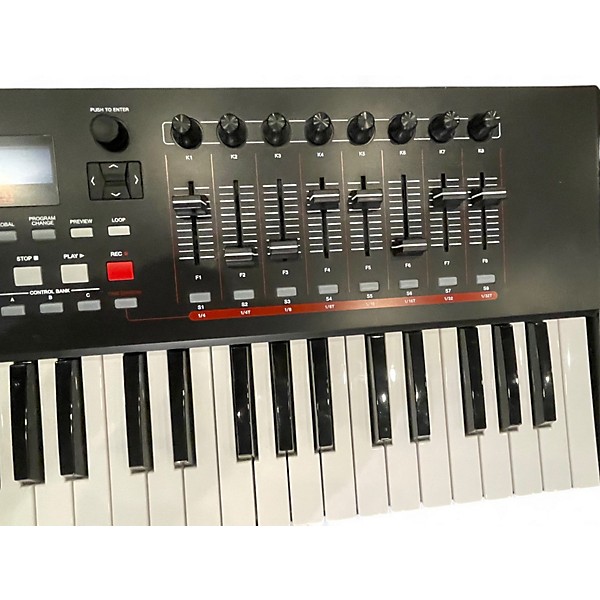 Used Akai Professional Used Akai Professional MPK261 61 Key MIDI Controller