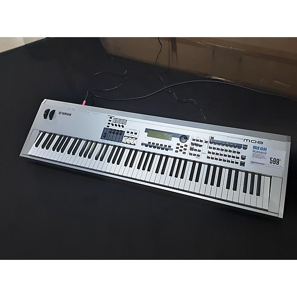 Used Yamaha Used Yamaha MO8 88 Key Keyboard Workstation