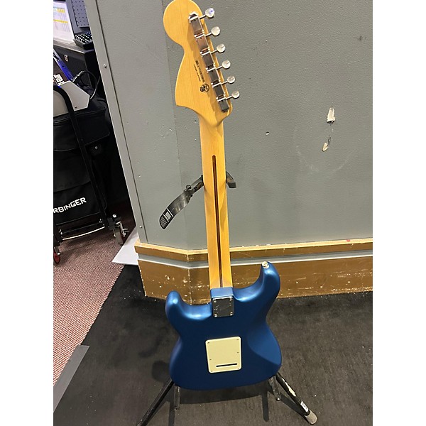 Used Fender Used Fender American Performer Stratocaster SSS Lake Placid Blue Solid Body Electric Guitar