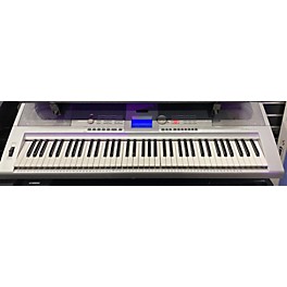 Used Yamaha Used Yamaha DGX205 Arranger Keyboard