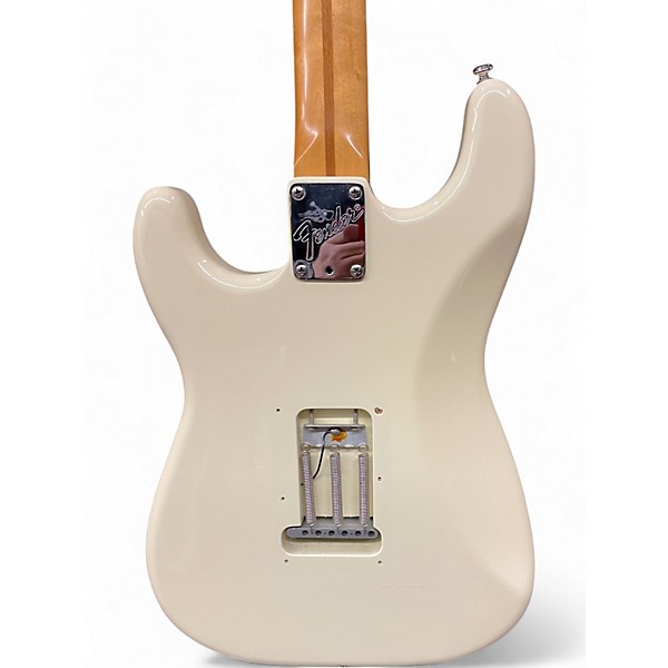 Vintage 1988 Fender Stratocaster White Solid Body Electric Guitar