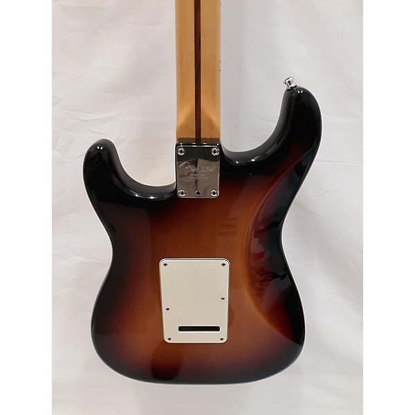 Used Fender Used 2008 Fender American Standard Stratocaster Sunburst Solid Body Electric Guitar