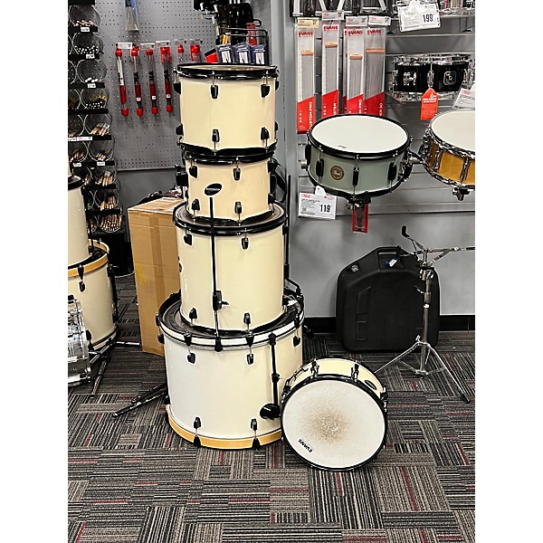 Used Ludwig Used Ludwig 5 piece Accent CS White Drum Kit