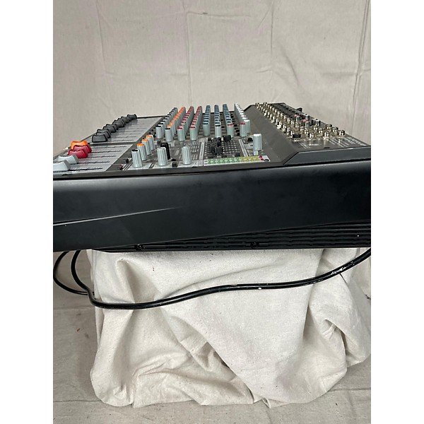 Used Behringer Used Behringer PMP4000 Powered Mixer