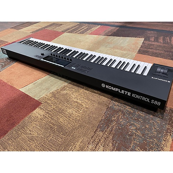 Used Native Instruments Used Native Instruments Komplete Kontrol S88 MK2 MIDI Controller