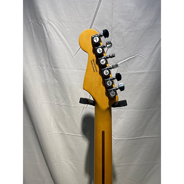 Used Fender Used 2022 Fender American Ultra Stratocaster Arctic Pearl Solid Body Electric Guitar