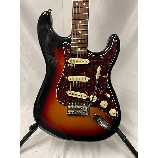 Used Squier Used Squier Classic Vibe 1960S Stratocaster 3 Tone Sunburst Solid Body Electric Guitar