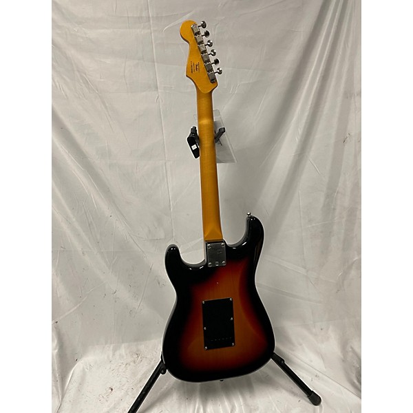 Used Squier Used Squier Classic Vibe 1960S Stratocaster 3 Tone Sunburst Solid Body Electric Guitar