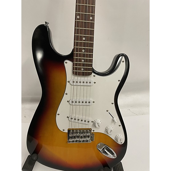 Used Crestwood Used Crestwood Strat 2 Color Sunburst Solid Body Electric Guitar