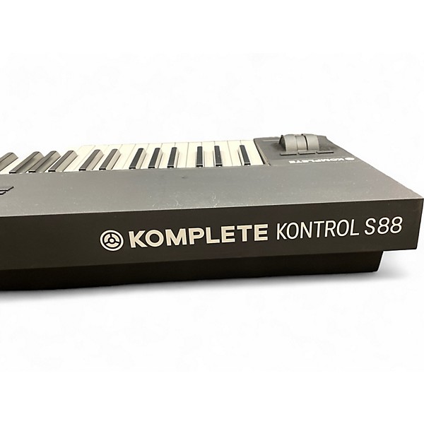 Used Native Instruments Used Native Instruments Komplete Kontrol S88 MK2 MIDI Controller