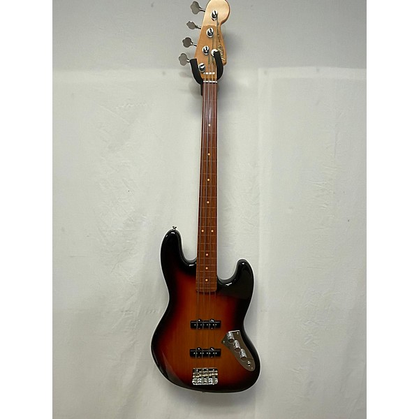 Used Fender Used 2022 Fender Jaco Pastorius Signature Fretless Jazz Bass 3 Color Sunburst Electric Bass Guitar