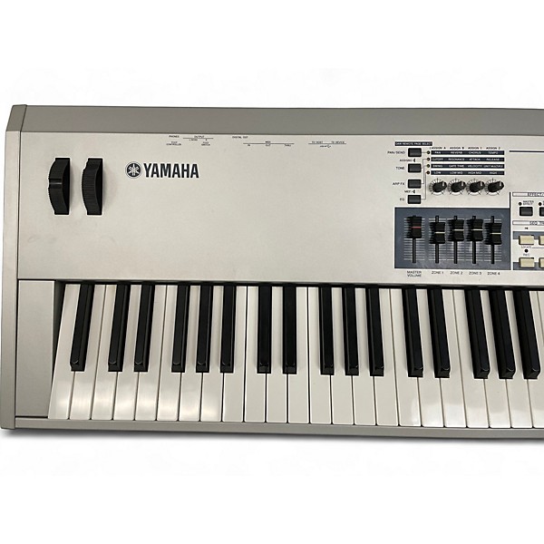 Used Used Yamaha MO8 88 Key Keyboard Workstation