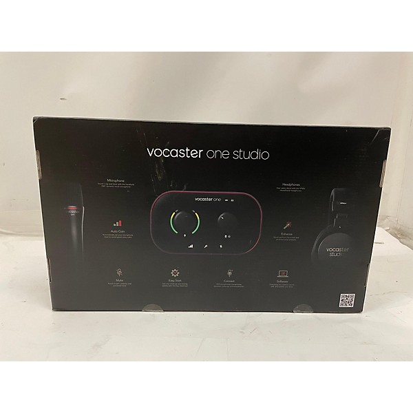 Used Focusrite Used Focusrite VOCASTER ONE STUDIO ESSENTIAL BUNDLE Audio Interface