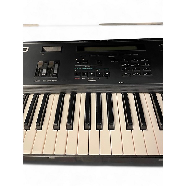 Used Yamaha Used Yamaha V50 Keyboard Workstation