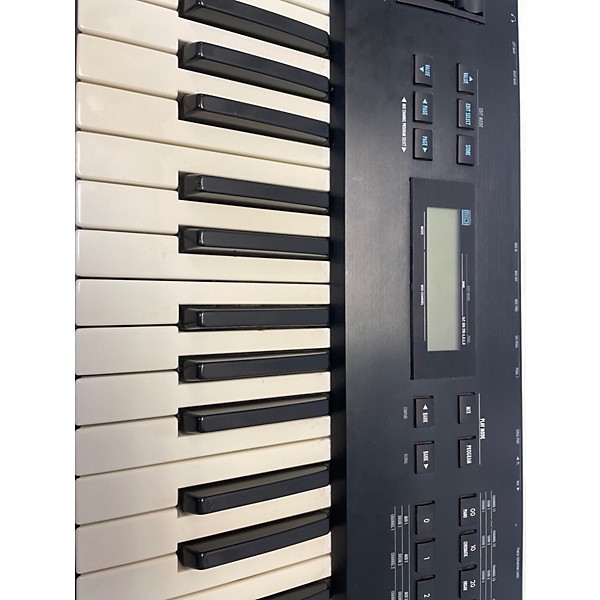 Used Alesis QS6.1 Keyboard Workstation