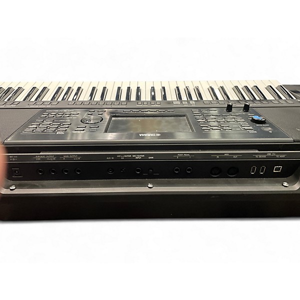 Used Yamaha Used Yamaha PSRS900 61 Key Arranger Keyboard