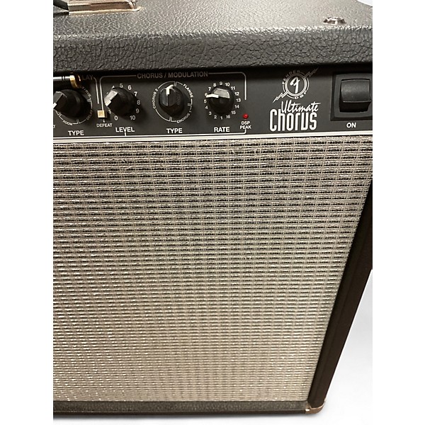 Used Fender Ultimate Chorus Guitar Combo Amp