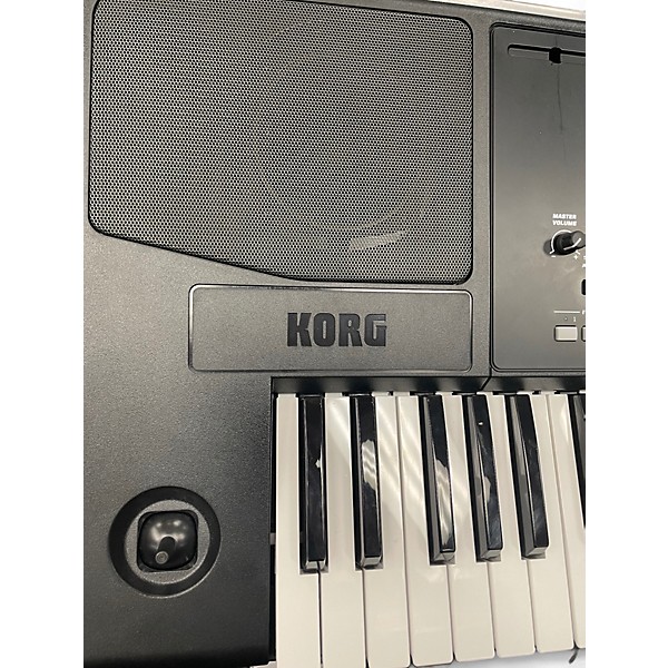 Used KORG Used KORG Pa300 Keyboard Workstation