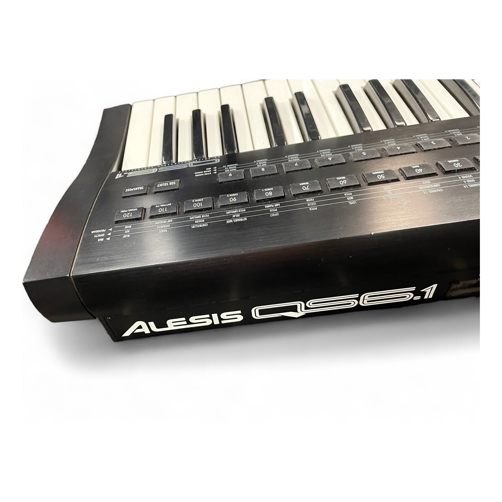 Used Alesis Used Alesis QS6.1 Synthesizer | Guitar Center