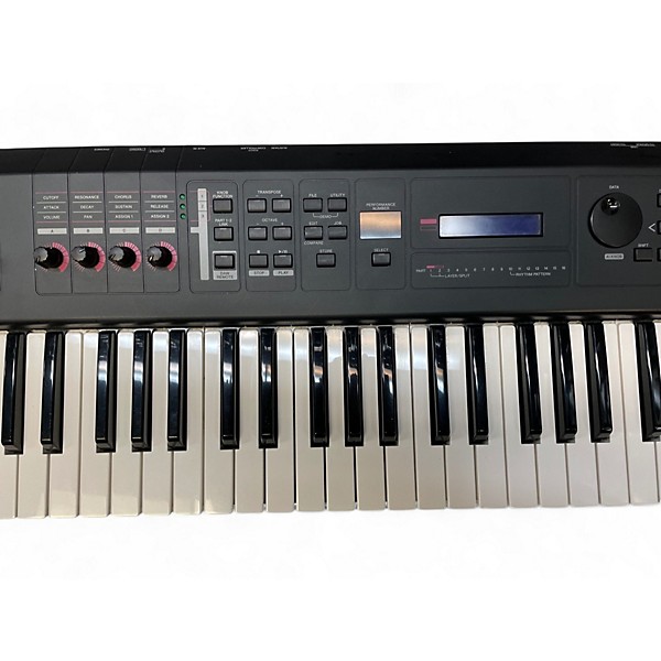 Used Yamaha Used Yamaha MX61 61 Key Keyboard Workstation