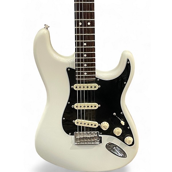 Used Fender Used Fender American Performer Stratocaster SSS Olympic White Solid Body Electric Guitar