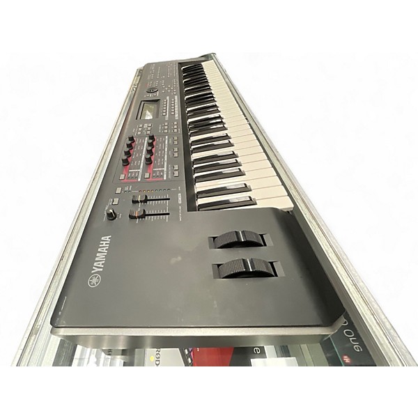 Used Yamaha MOX6 61 Key Keyboard Workstation