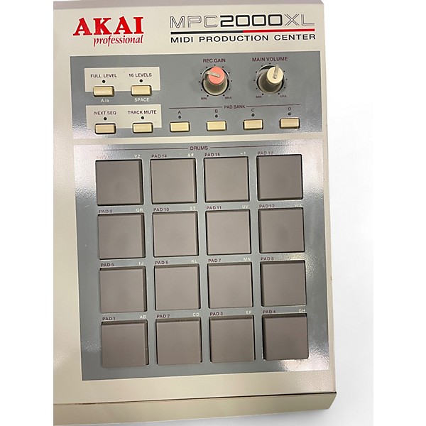 Used Akai Professional Used Akai Professional MPC2000XL Production Controller