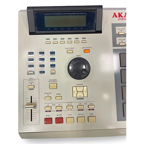 Used Akai Professional Used Akai Professional MPC2000XL Production Controller