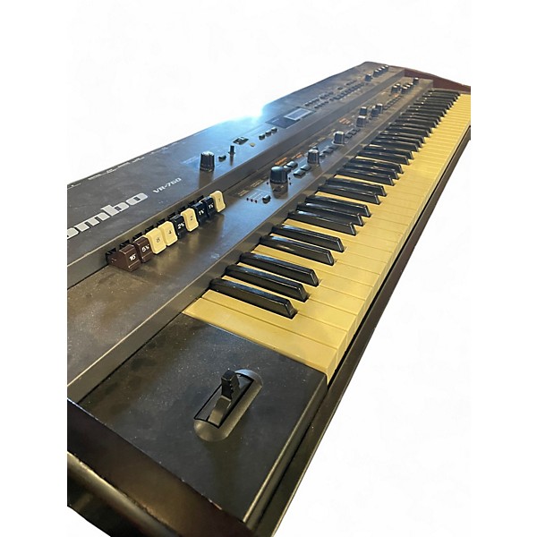 Used Roland VR760 Organ