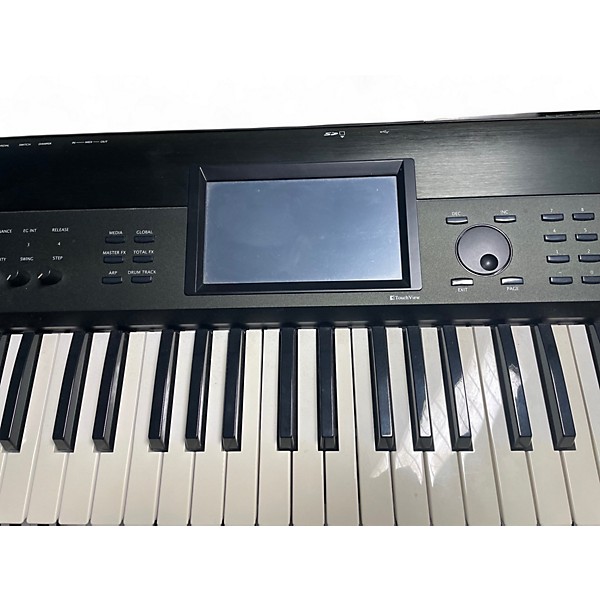 Used KORG Krome 73 Key Keyboard Workstation