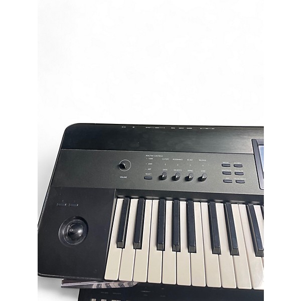 Used KORG Krome 73 Key Keyboard Workstation