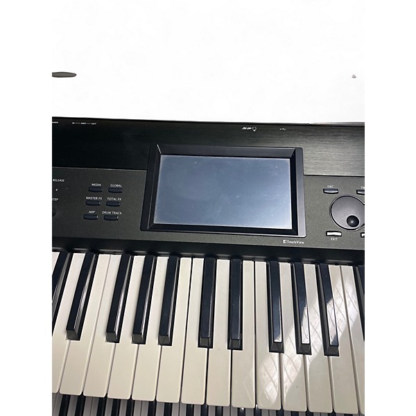 Used KORG Krome 73 Key Keyboard Workstation