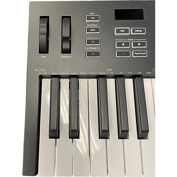 Used Novation Used Novation Launchkey 37 MIDI Controller