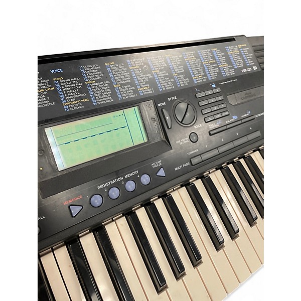 Used Yamaha Used Yamaha PSR320 61 Key Portable Keyboard