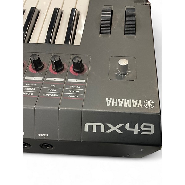 Used Yamaha Used Yamaha MX49 49 Key Keyboard Workstation