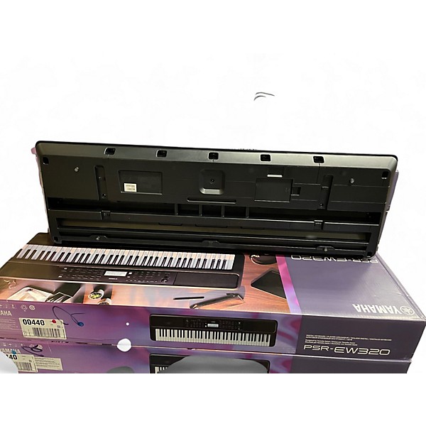 Used Yamaha PSREW300 76 Key Portable Keyboard