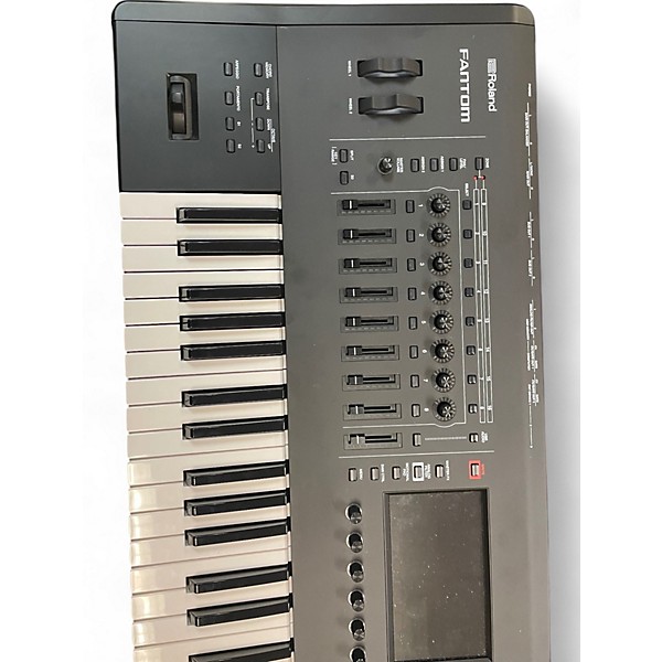 Used Roland Fantom 6 Keyboard Workstation