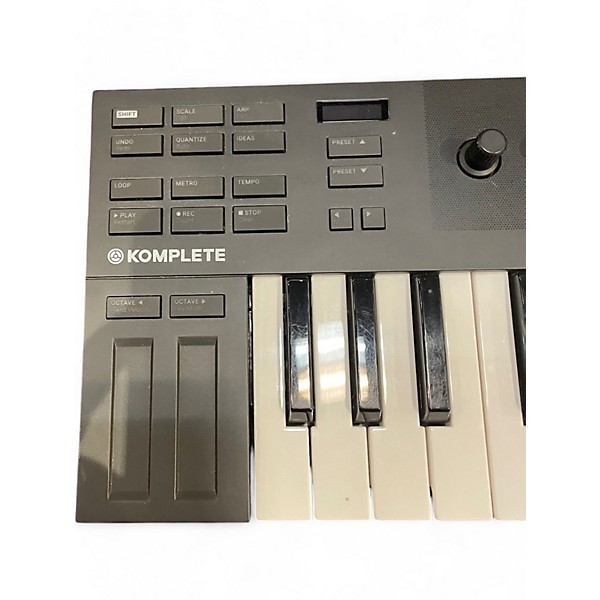 Used Native Instruments KOMPLETE KONTROL M32