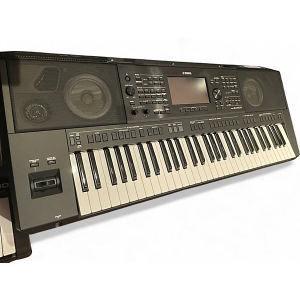 Used Yamaha PSRSX900 Arranger Keyboard