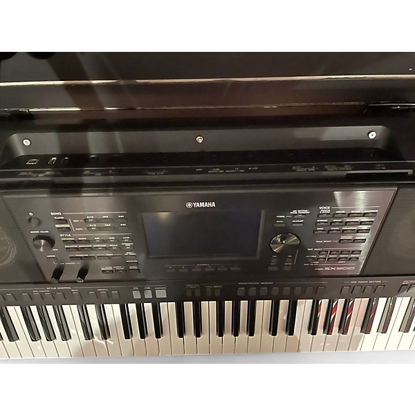 Used Yamaha PSRSX900 Arranger Keyboard