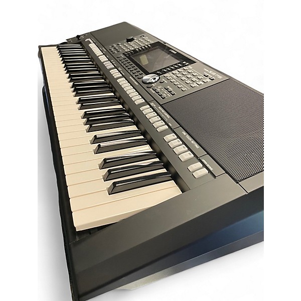 Used Yamaha PSRS975 Keyboard Workstation