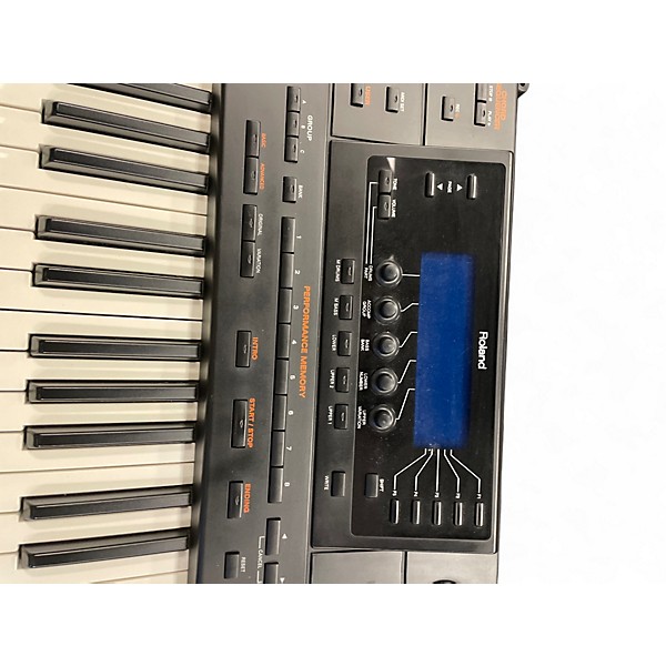 Used Roland G-800 Arranger Keyboard