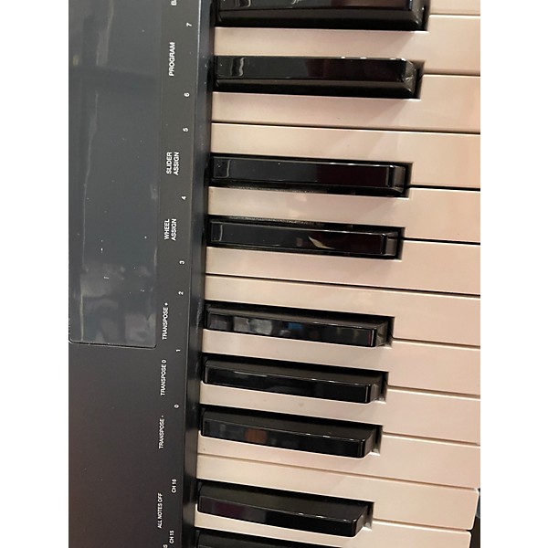 Used Alesis Q 88