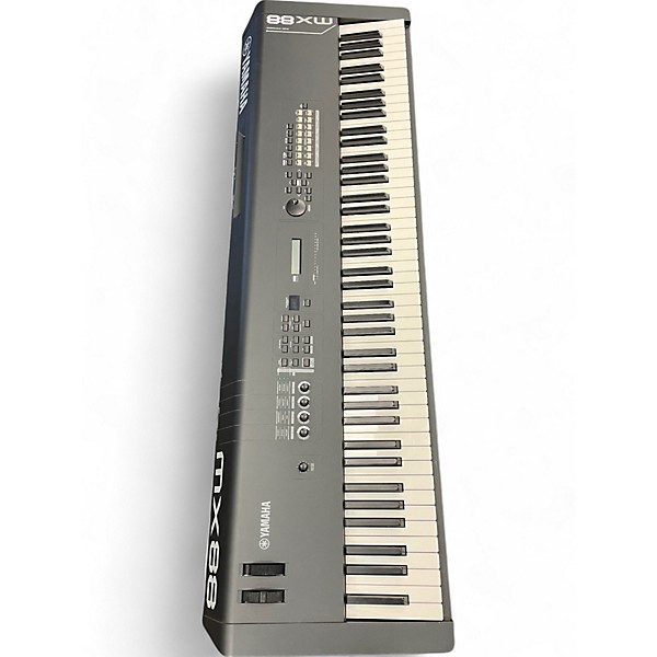 Used Yamaha MX88BK Synthesizer