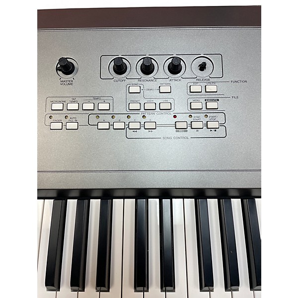 Used Yamaha MM8 88 Key Synthesizer