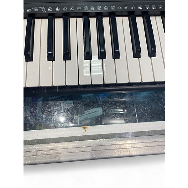 Used Yamaha PSRE253 61 Key Portable Keyboard