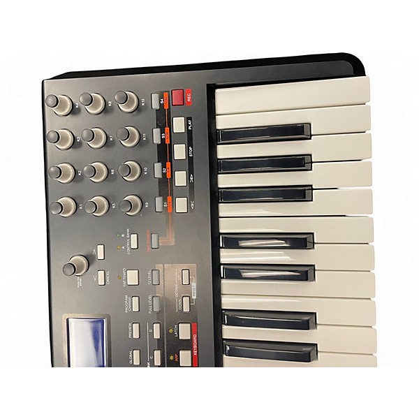 Used Akai Professional MPK25 25 Key MIDI Controller